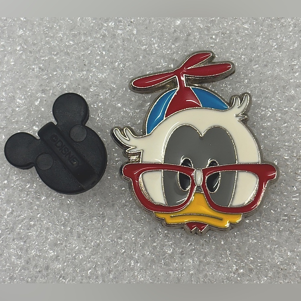 Disney Donald Duck Enamel Trading Pin
